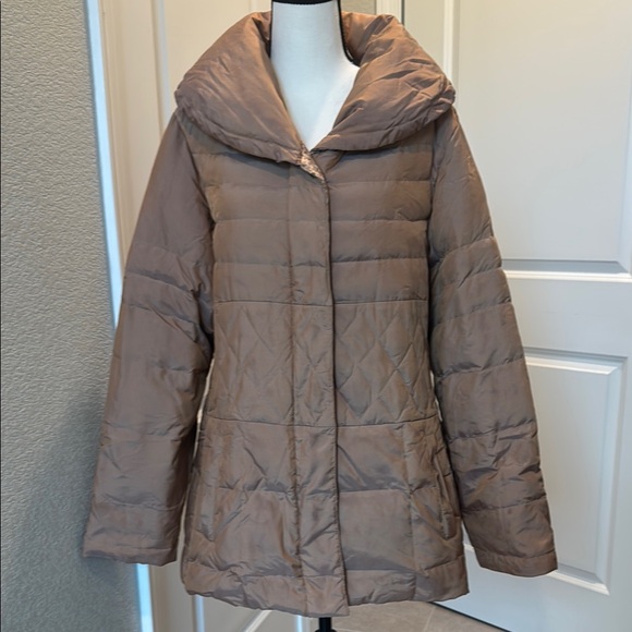 Authentic Fendi Reversible Puffer Jacket with Quilted Design - Picture 1 of 14